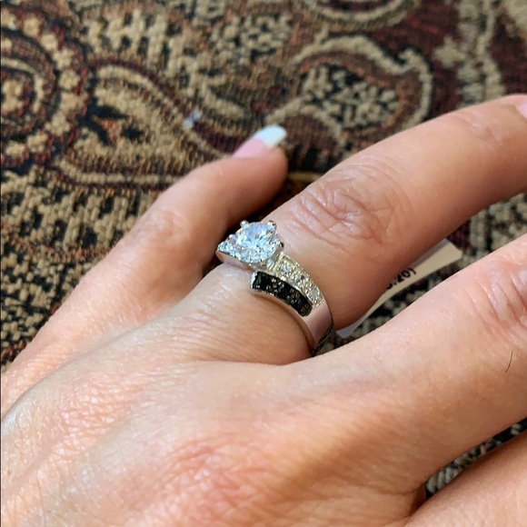 0.75ct Black Clear CZ Engagement Ring 6 7 8 9 - Picture 6 of 7